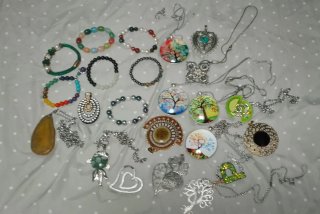 Lote Collares, Pendientes, Pulseras y Broches