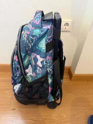 Mochila Totto con ruedas y diseño