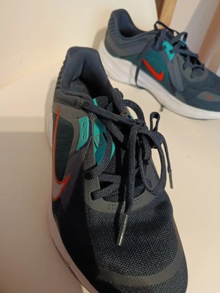 Zapatillas deportivas Nike azul y verde