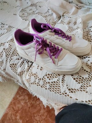 Tenis Zara blancos y morados Talla 38