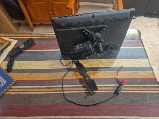 TV 12V con soportes