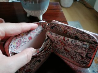 Cartera Stradivarius rosa