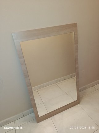 Specchio con cornice in legno