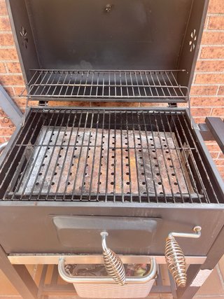 Barbacoa de carbón negra