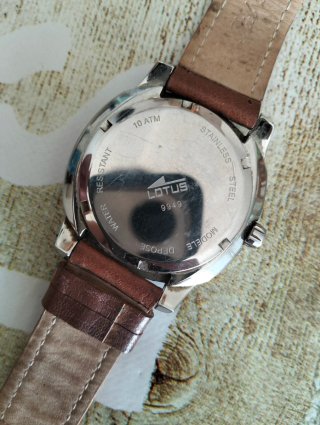 Reloj Lotus Marrón y Negro
