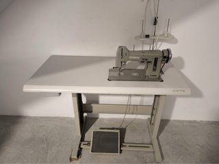 Máquina de coser industrial Werheim.
