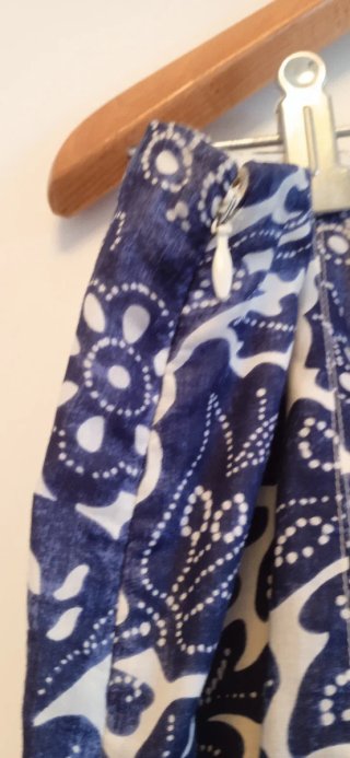Falda larga estampada azul y blanco