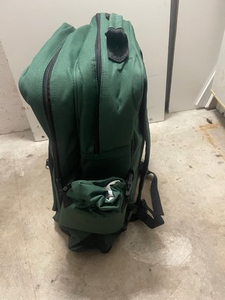 Mochila de camping verde