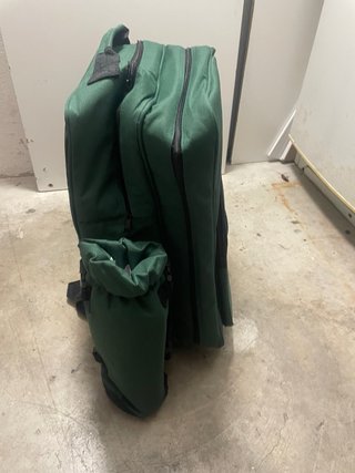 Mochila de camping verde