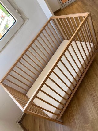 Cuna madera IKEA con colchón