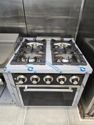 Cocina de 4 fuegos HR