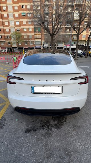 Tesla Model 3 2024