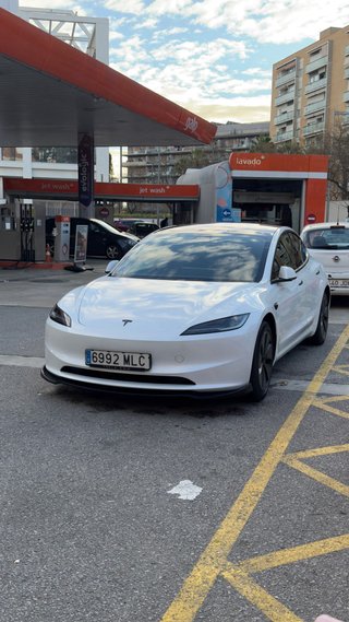 Tesla Model 3 2024