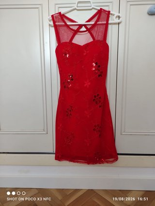 Vestido rojo con lentejuelas