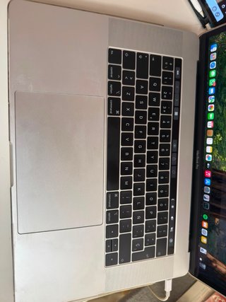 MacBook Pro 15” 2018 | i7 6 núcleos | 16GB | 512GB