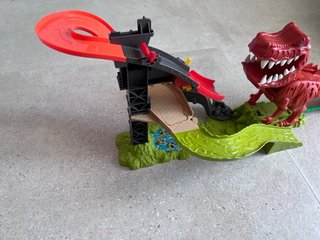 Hotwheels Pista Dinosaurio Completa