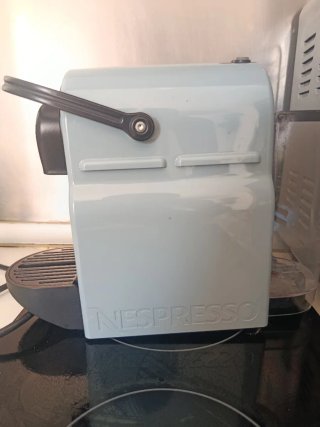 Cafetera Nespresso Krups Gris