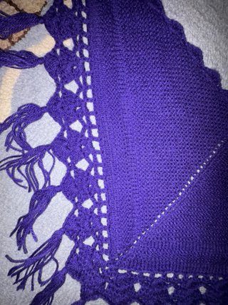 Toquilla púrpura tejida a mano