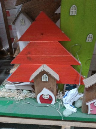 Adornos Navideños: Árboles y Casitas