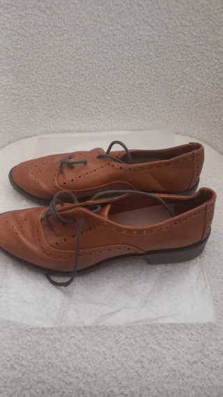 Zapatos Stradivarius cordones marrones