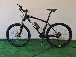 Bicicleta Montaña Giant Talon Negra