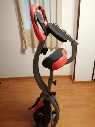 Bicicleta Estática Roja y Negra