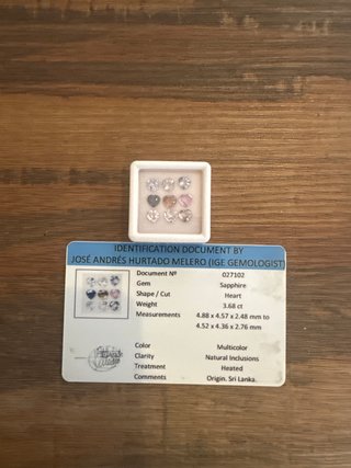 Lote de diamantes y zafiros para joyería