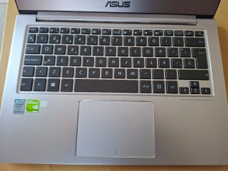 ASUS Zenbook UX303LB Plata