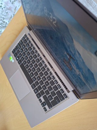 ASUS Zenbook UX303LB Plata