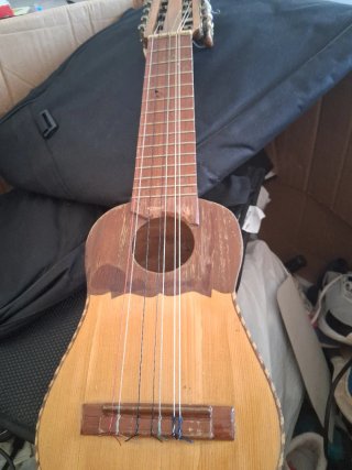 Charango de madera