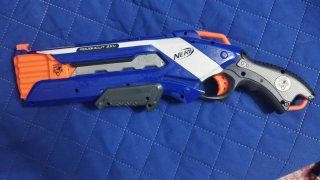 Pistola Nerf Roughcut 2X4