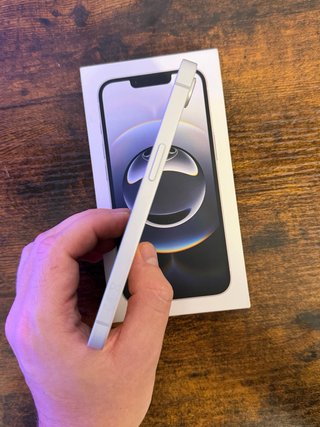 iPhone 16e Batería 100%