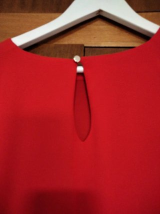 Vestido fiesta rojo manga acampanada
