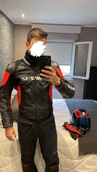 Chaqueta Dainese Cuero Talla 46 Negra/Roja