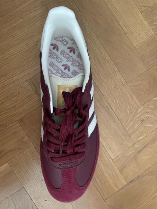 Zapatillas Adidas Samba Talla 41 burdeos nuevas