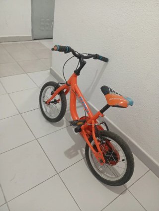 Bicicleta infantil naranja
