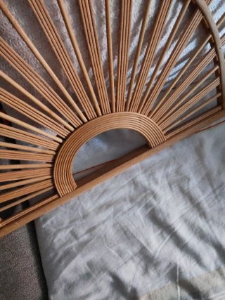 Cabecero de mimbre y madera