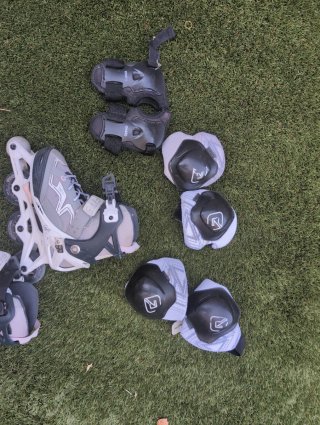 Patines en línea con protecciones y bolsa