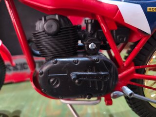 Honda RTL Trial Réplica Metal .Escala1:6