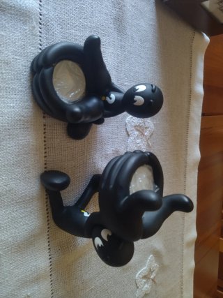 Juego 2 Figuras Enigman Porta Velas en resina negr