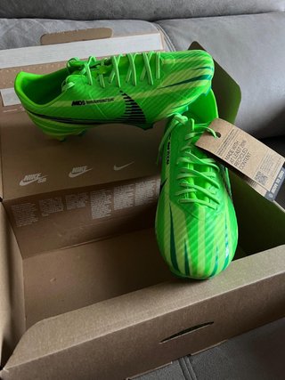 Botas de fútbol Nike Mercurial verdes talla 42
