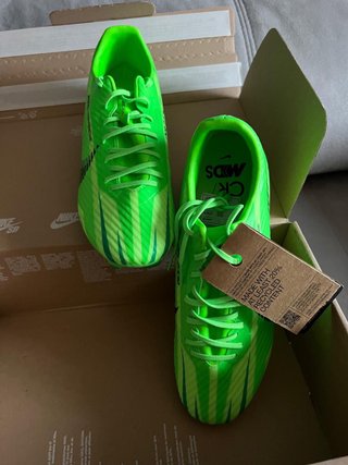 Botas de fútbol Nike Mercurial verdes talla 42