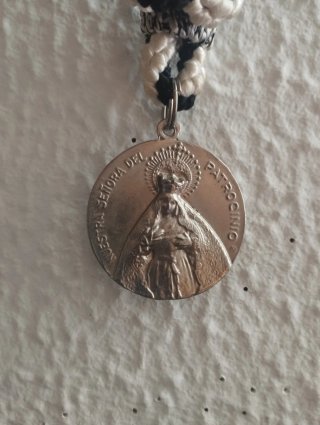 Medalla Hermandad El Cachorro Sevilla ANTIGUA