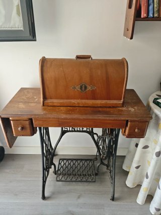 Máquina de coser Singer antigua