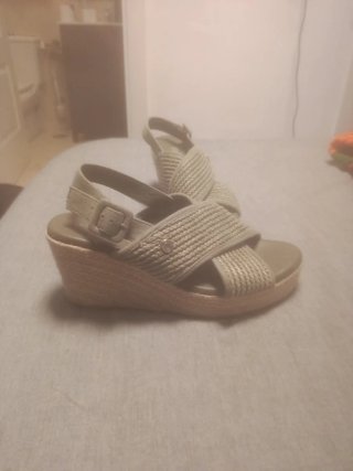 Sandalias Refresh cuña nuevas