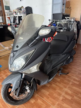 SYM JoyMax 300i Maxi Scooter Negra