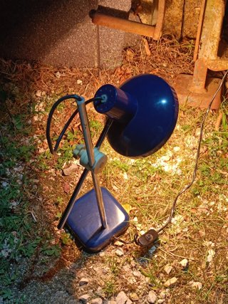 Lampada da tavolo vintage regolabile