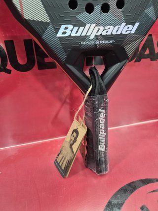 Pala de pádel Bullpadel Neuron 02 Edge, Nueva.