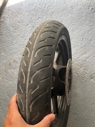 Llanta Delantera + cubierta + disco  Honda SH 2005