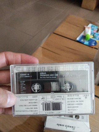 2 Cintas de Música: UB40 y OBK